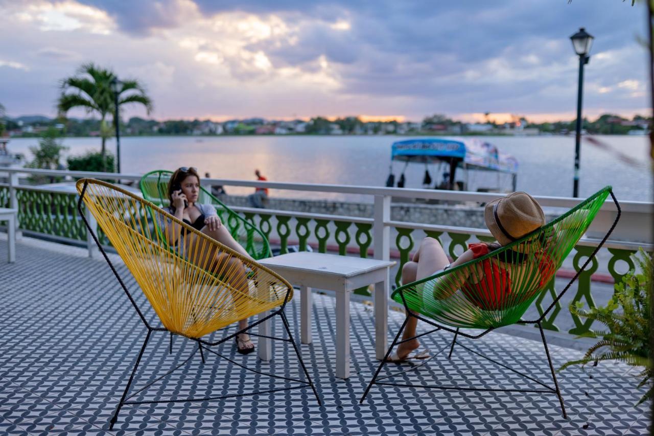 Hotel Peten Flores Exterior photo